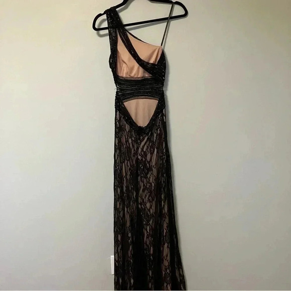 Betsy & Adam black lace floral sheer  sequin asymmetrical gown - Picture 7 of 11